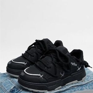 Women's Colorblock Patchwork Bootlace
Worm Lace Up Low Top Sneakers